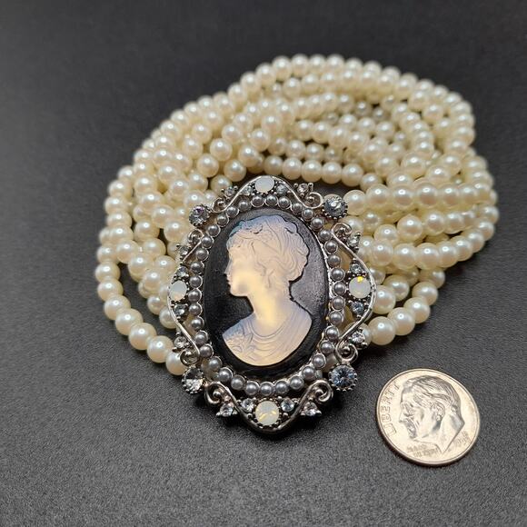 Carolee Cameo Faux Pearl Bracelet, Magnetic Clasp, Glass Cameo Rhinestones - Picture 3 of 11